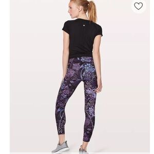 Lululemon Time to Sweat Memoir 23” crop leggings. excellent condition.